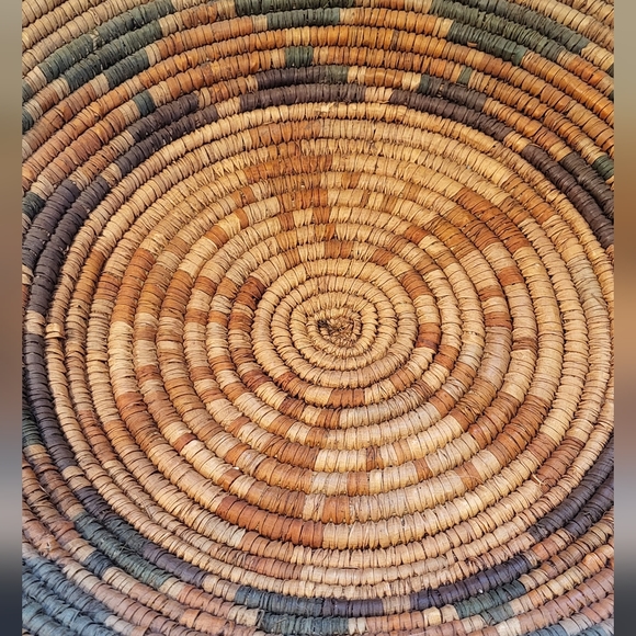 Amazing Ornate Woven Native American Wedding Ceremonial Basket - Picture 5 of 16